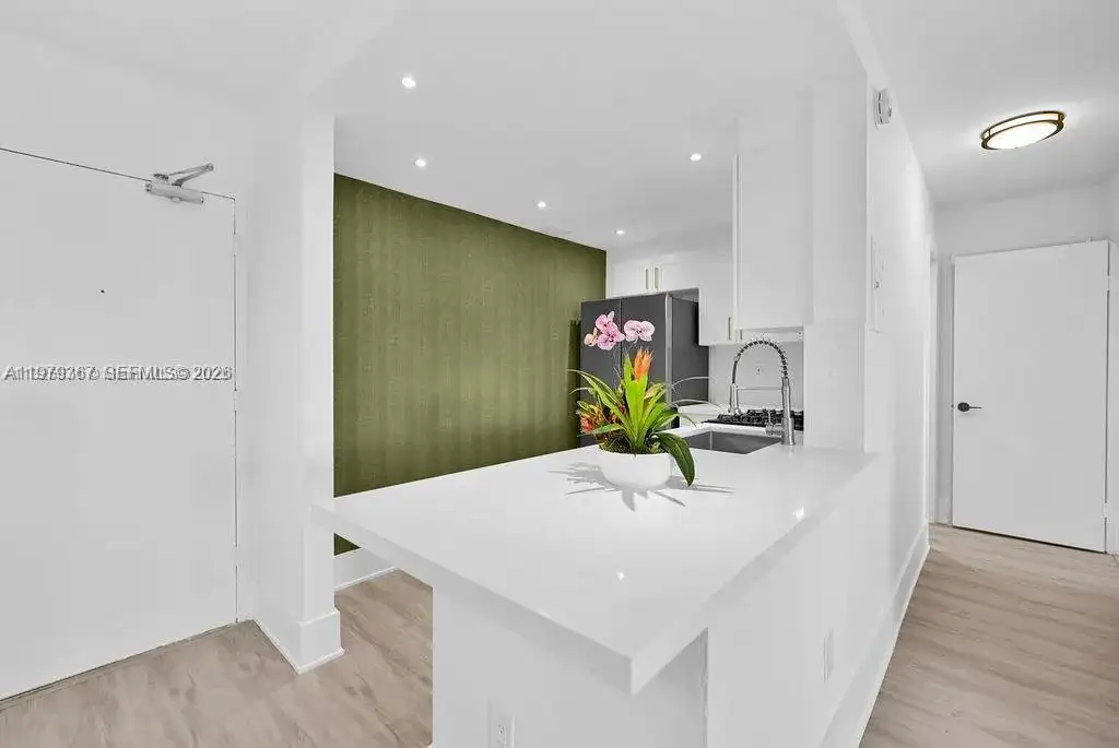 2201 Brickell Ave # 80, Miami FL 33129 photo 4