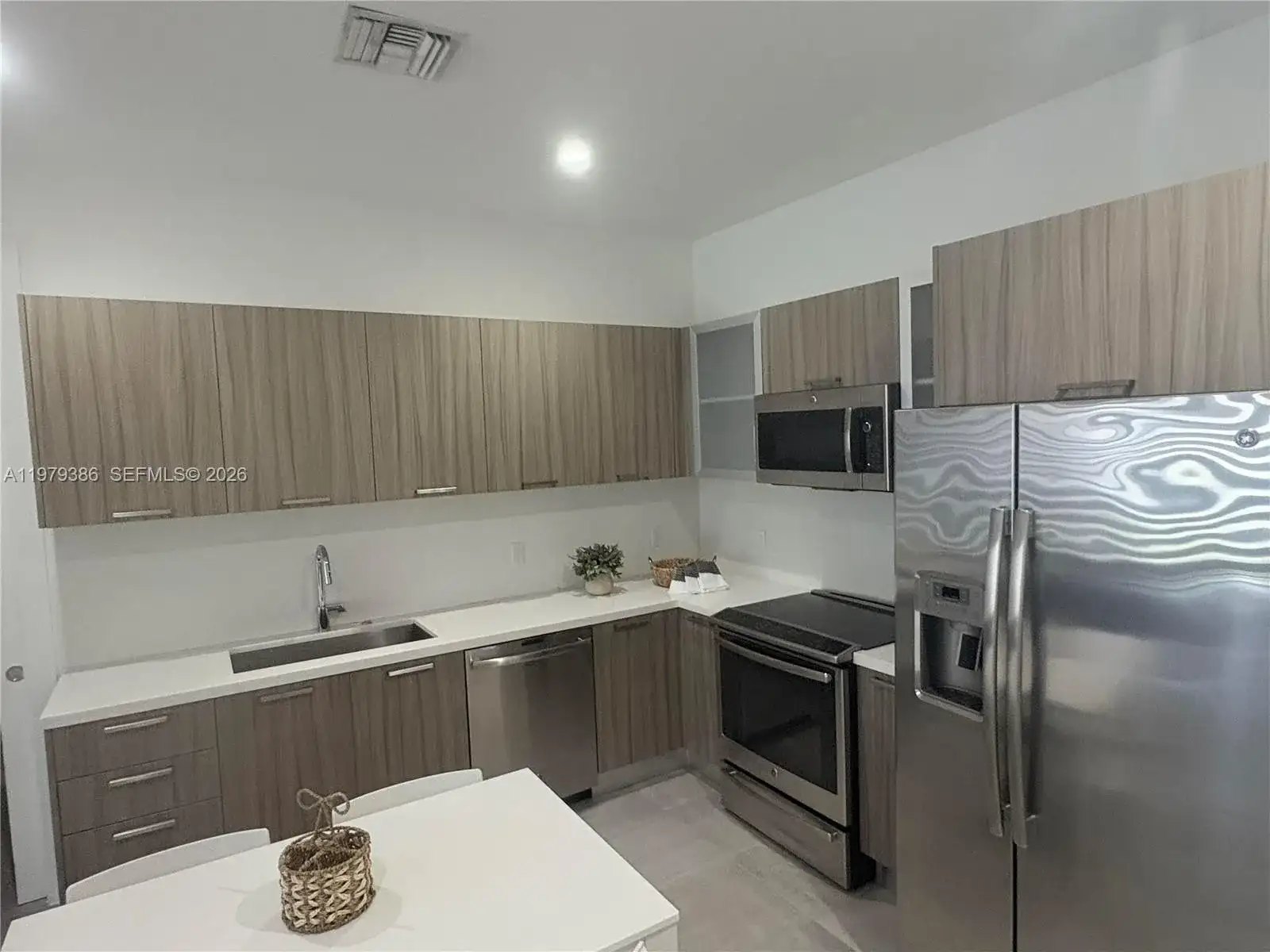 1045 NE 18th Ave # 304, Fort Lauderdale FL 33304 photo 3