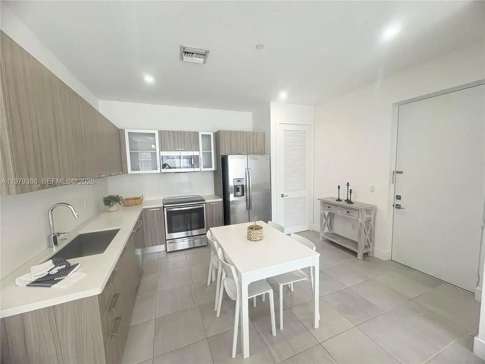 1045 NE 18th Ave # 304, Fort Lauderdale FL 33304 photo 5