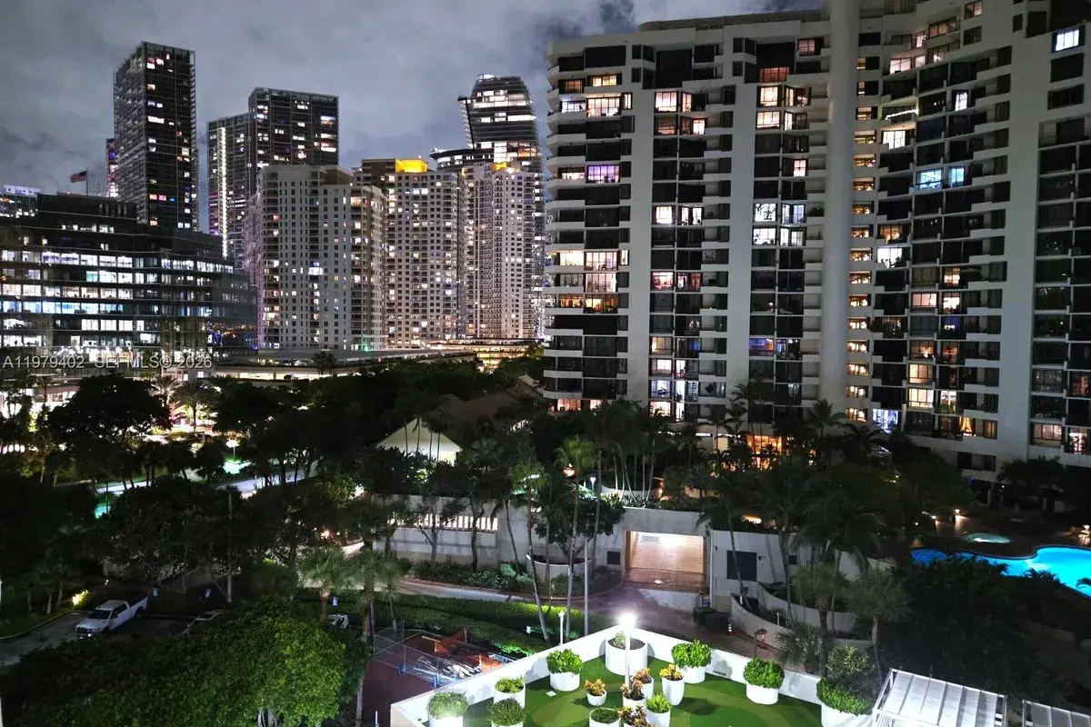 770 Claughton Island Dr # 911, Miami FL 33131
