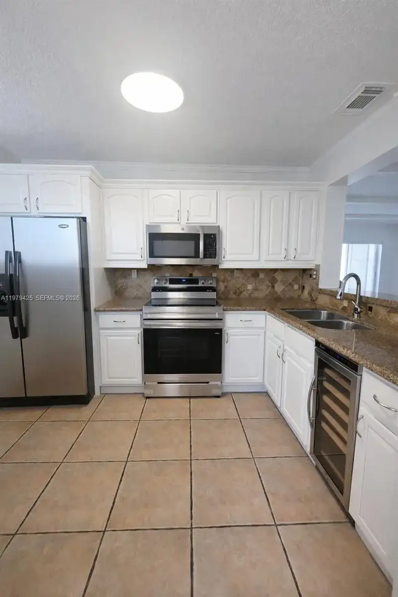 15761 SW 137 ave # 202, Miami FL 33177 photo 5