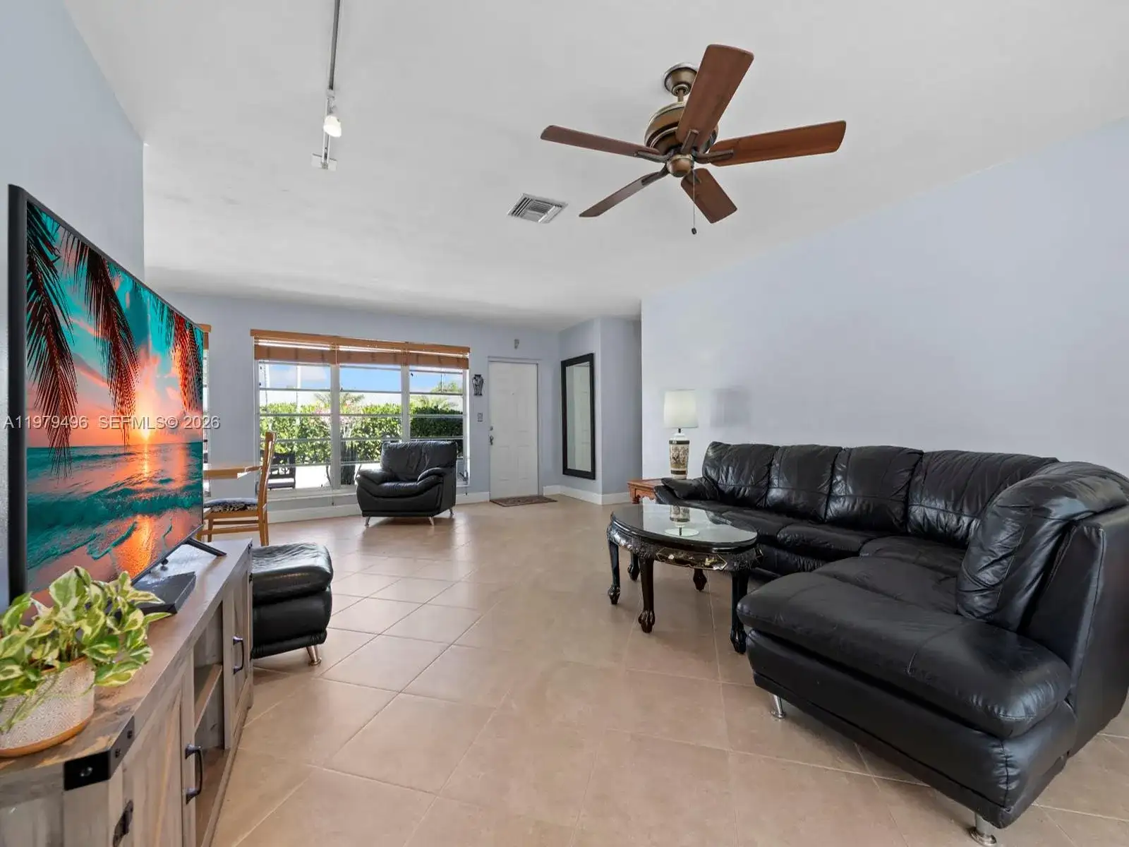 8620 SW 185th Ter, Cutler Bay FL 33157 photo 5