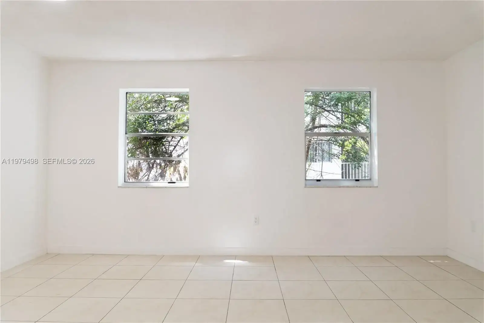 1525 NW 19th Ter # 15, Miami FL 33125 photo 2