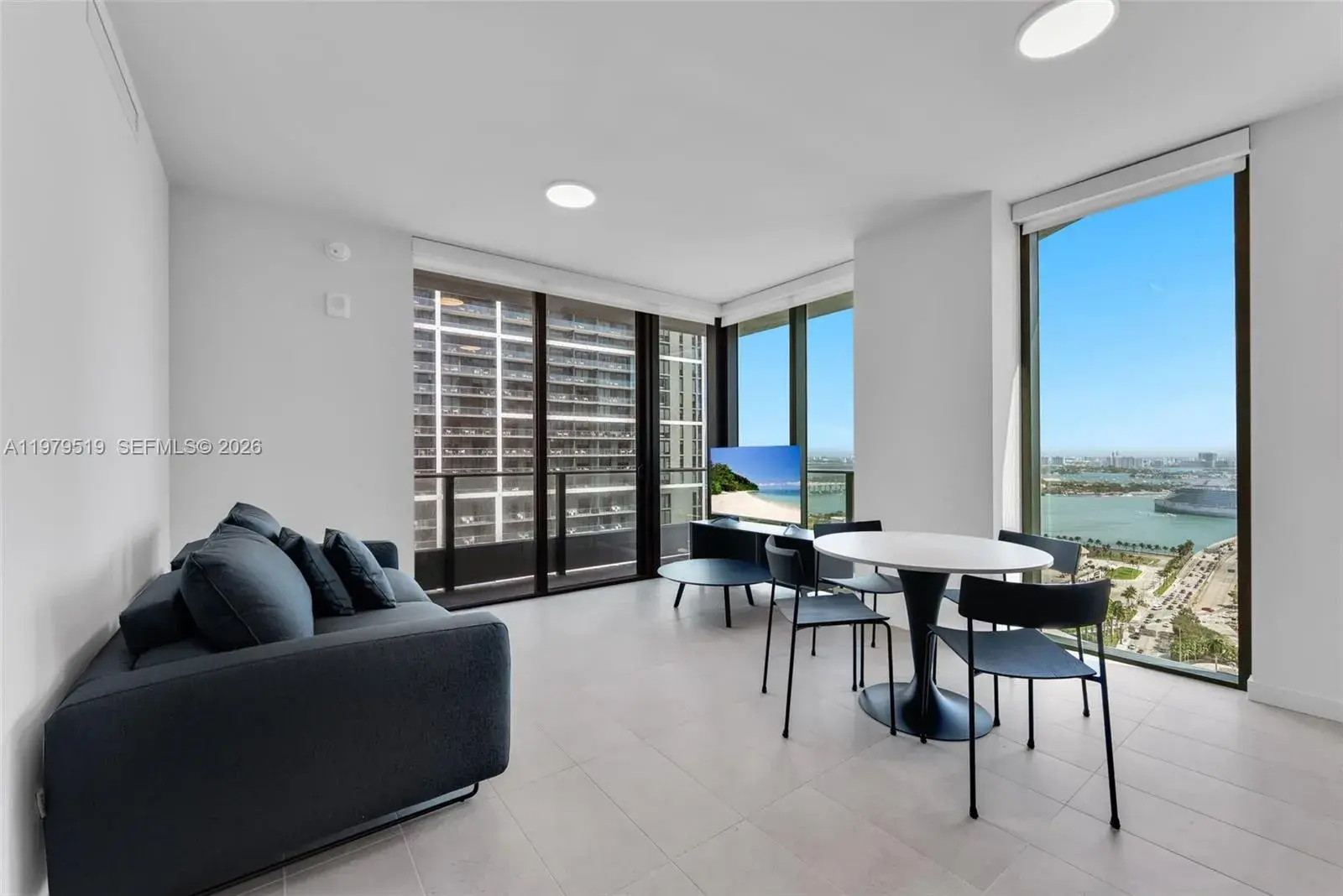 121 NE 5th St # 3112, Miami FL 33132
