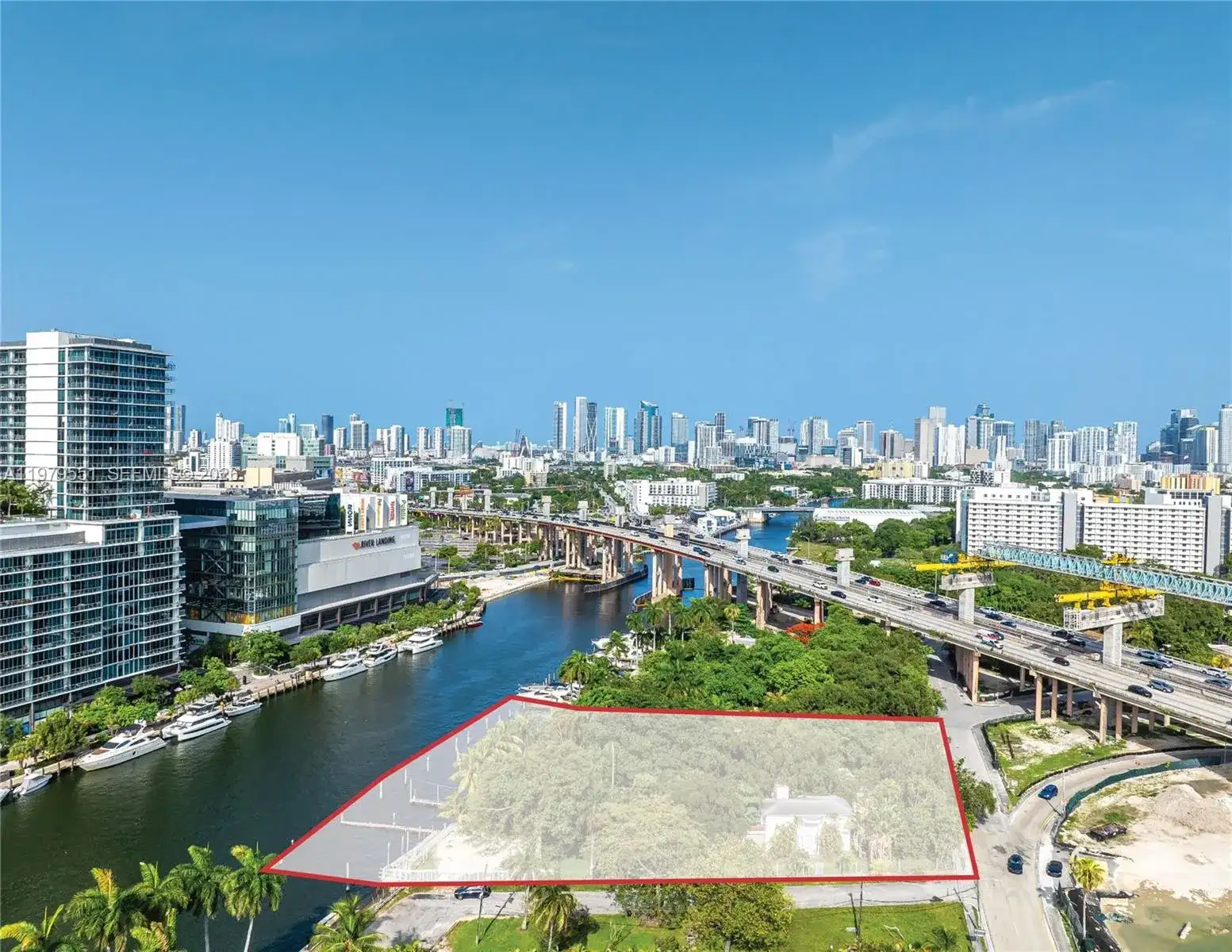1515 NW North River Dr, Miami FL 33125 photo 3