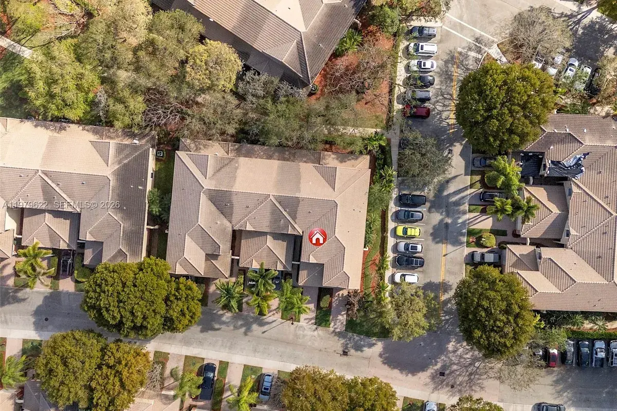 3892 Tree Top Dr, Weston FL 33332