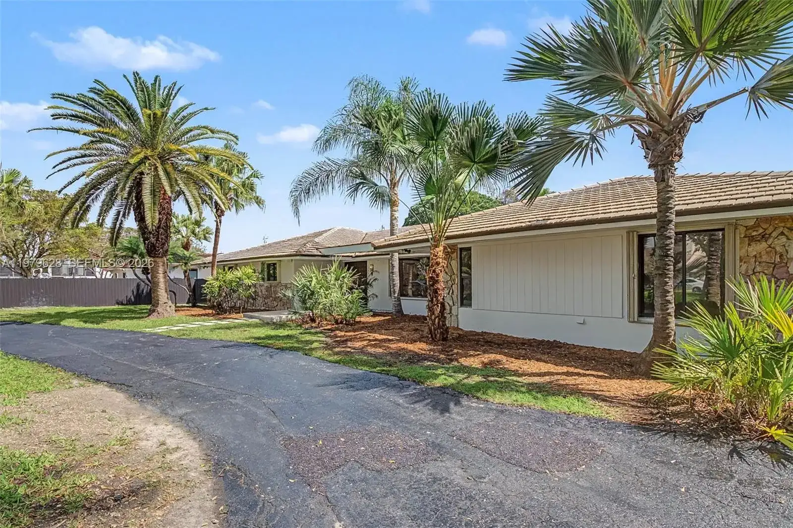 13621 SW 103rd Ave, Miami FL 33176 photo 5
