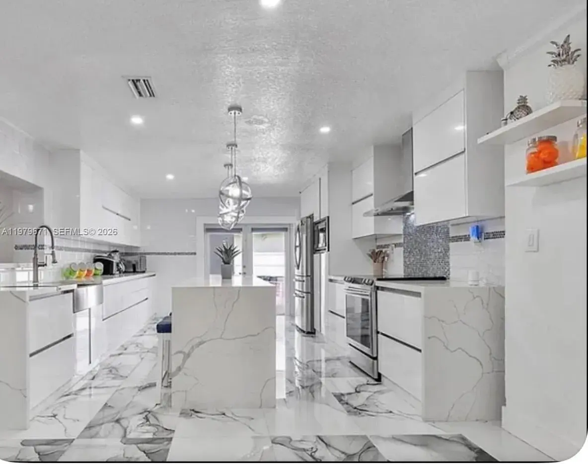12121 SW 107th St, Miami FL 33186