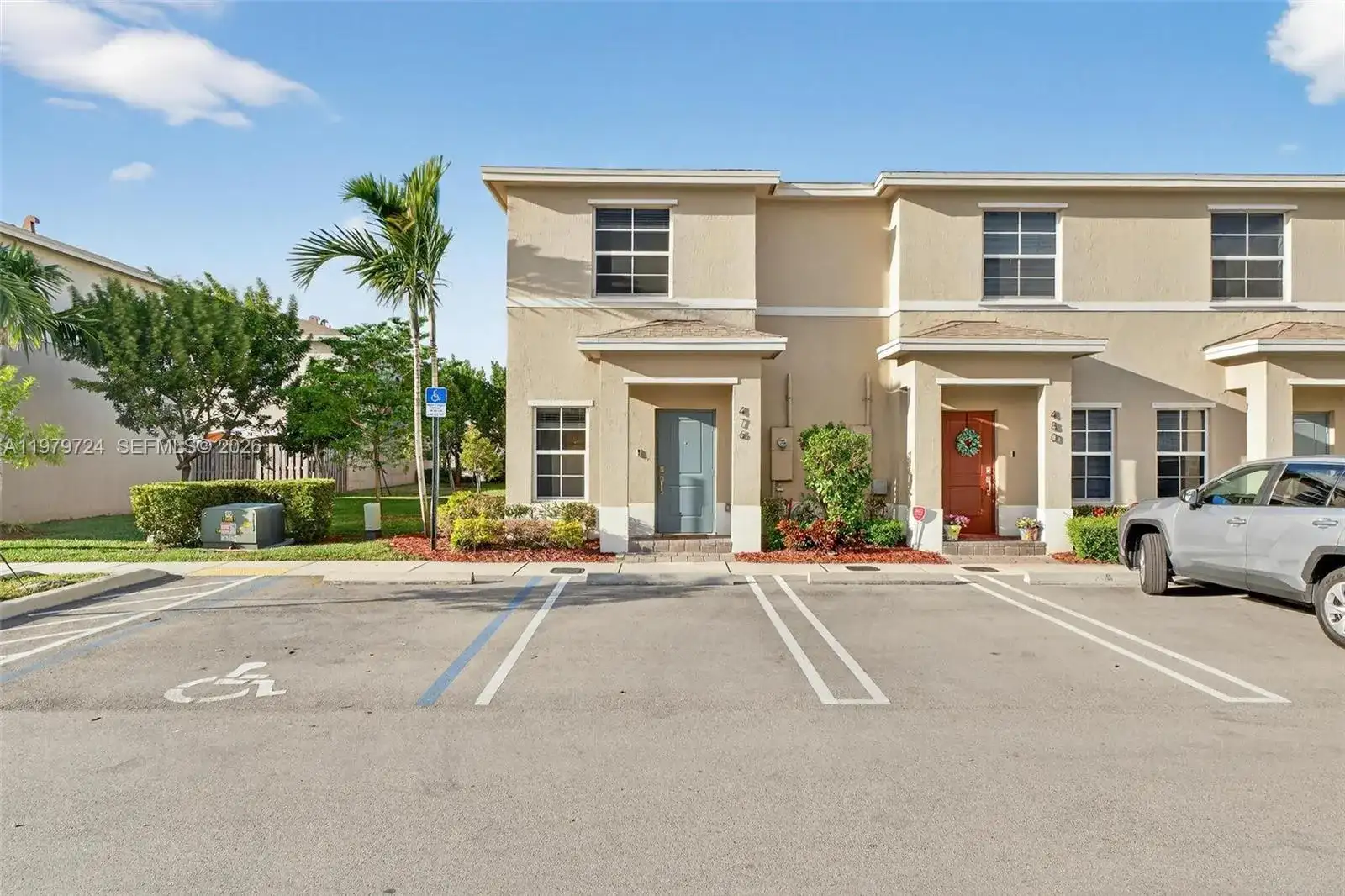 476 NE 4th Ln, Florida City FL 33034 photo 2