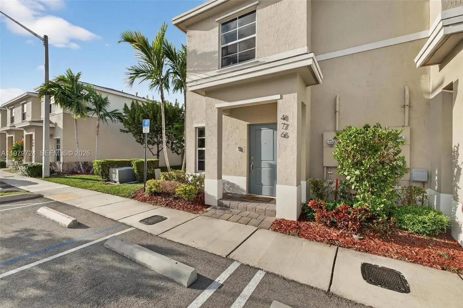 476 NE 4th Ln, Florida City FL 33034 photo 3