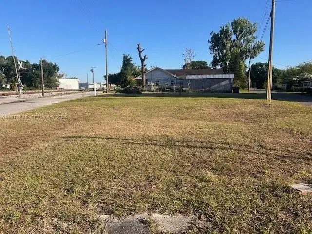 610 NW Phosphate Blvd, Other City - In The State Of Florida FL 33860 photo 4