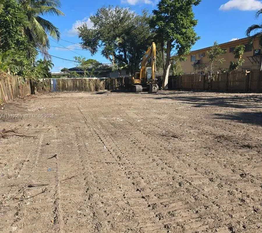 951 NW 37th Ave, Miami FL 33125