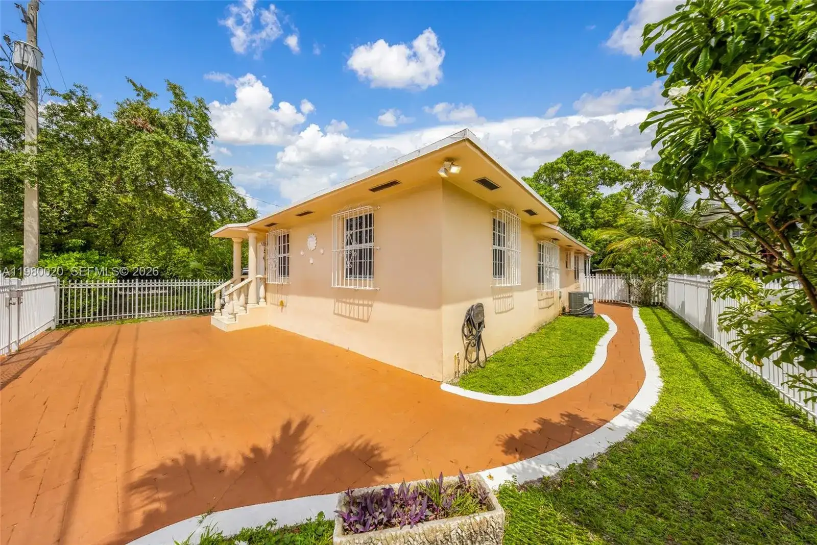 287 NW 31st St, Miami FL 33127 photo 2