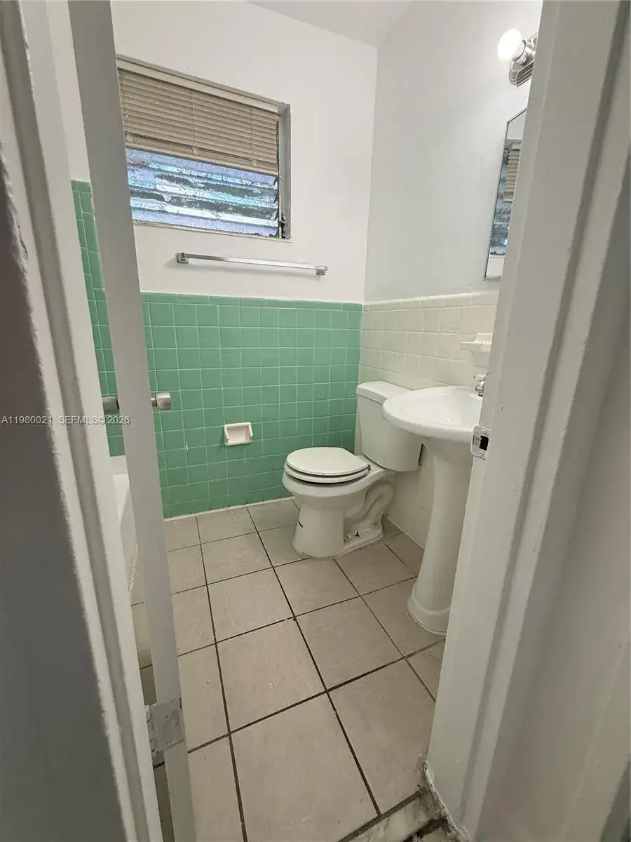 7000 NW 8th Ave # 6, Miami FL 33150 photo 3