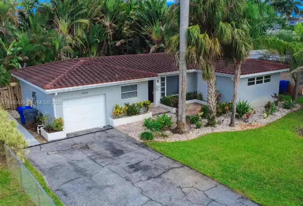 1419 N 16th Ct, Hollywood FL 33020 photo 2