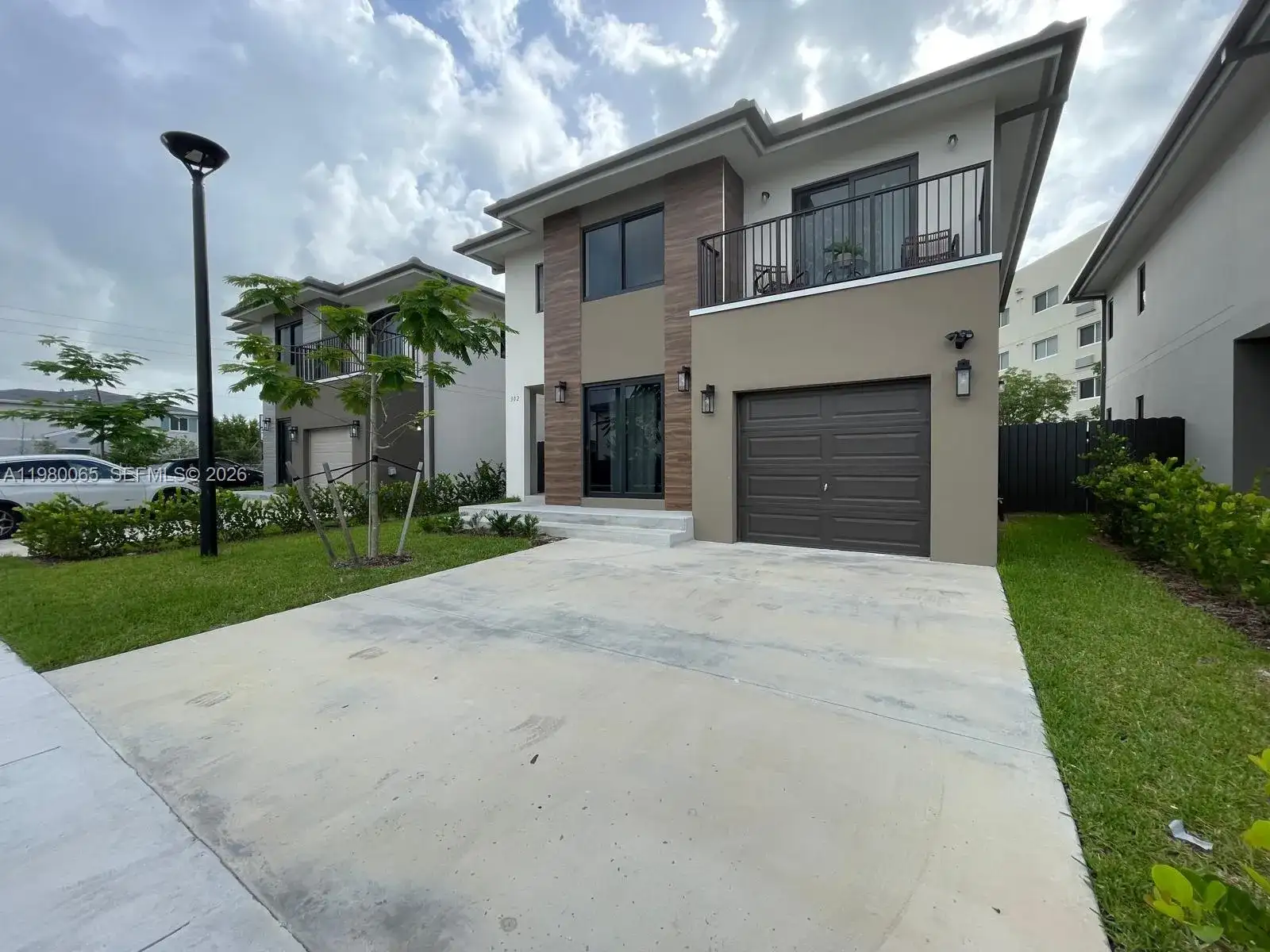 302 NW 11th Ct, Florida City FL 33034 photo 2
