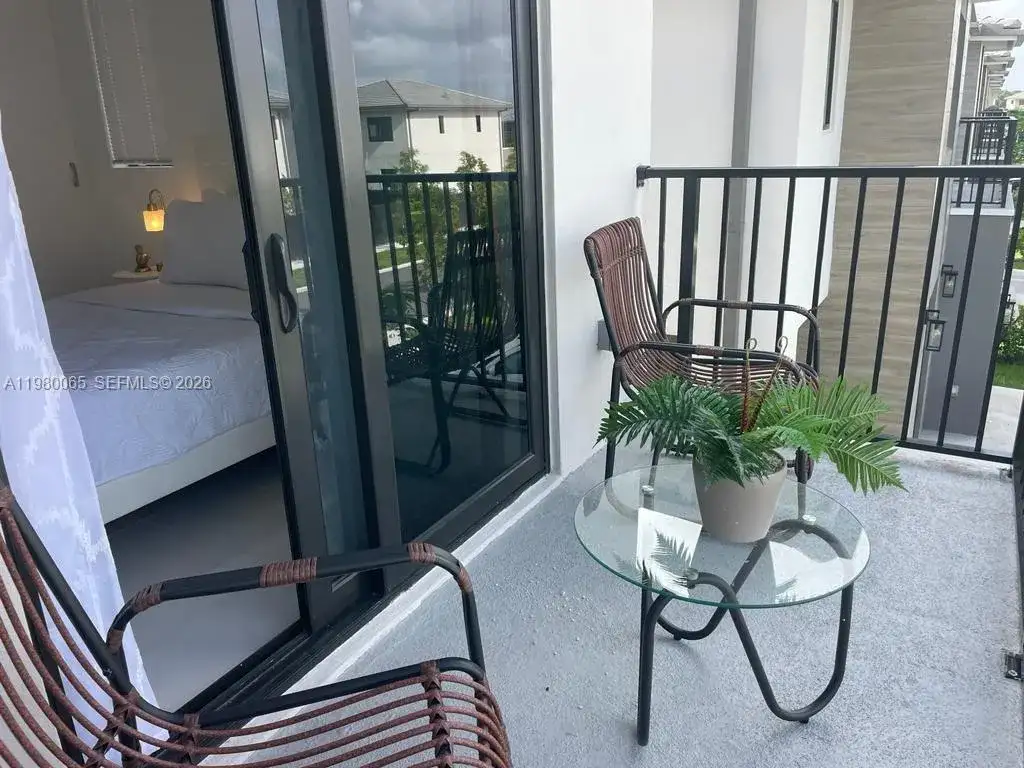 302 NW 11th Ct, Florida City FL 33034 photo 5