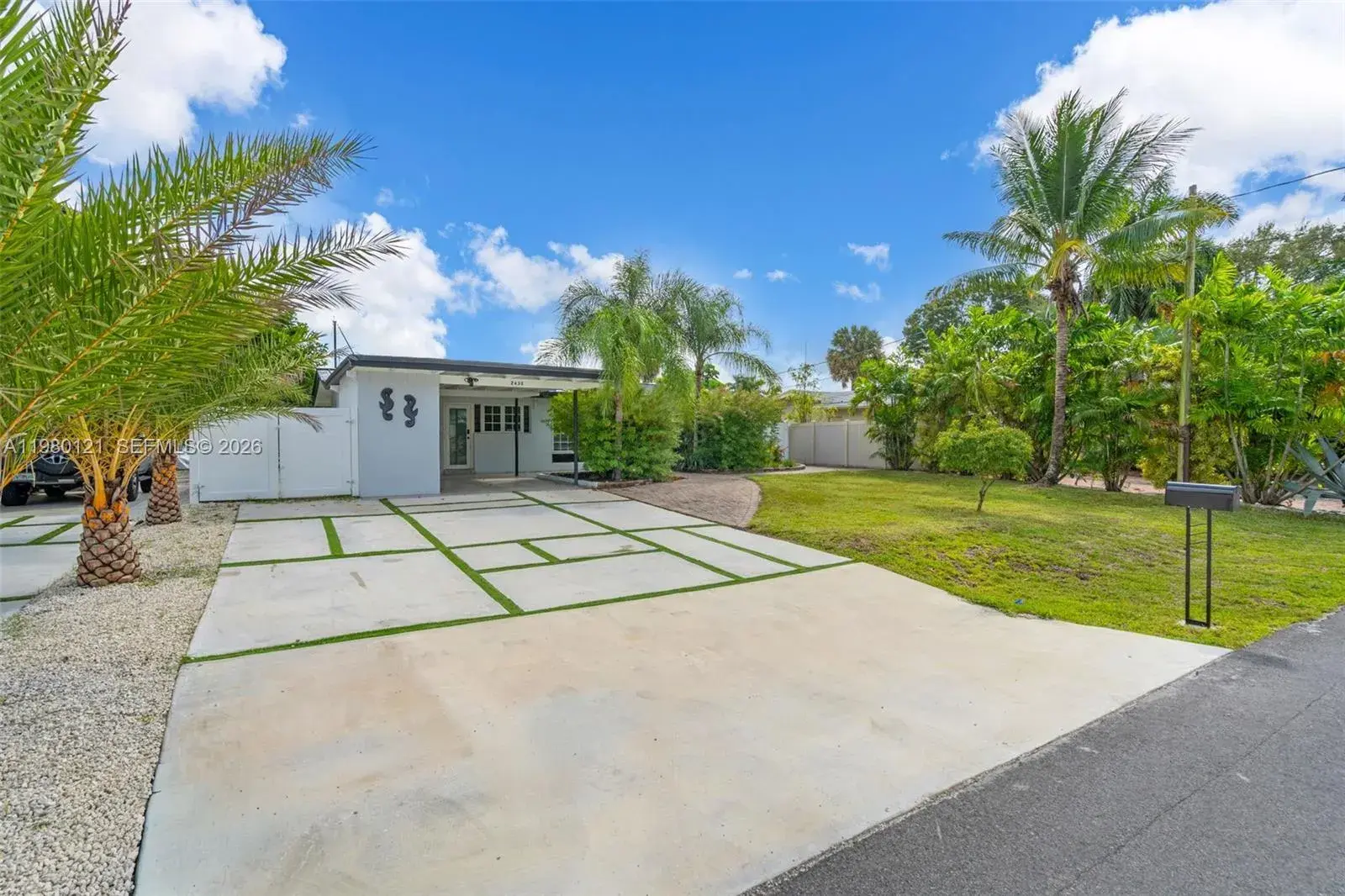 2430 Key Largo Lane, Fort Lauderdale FL 33312