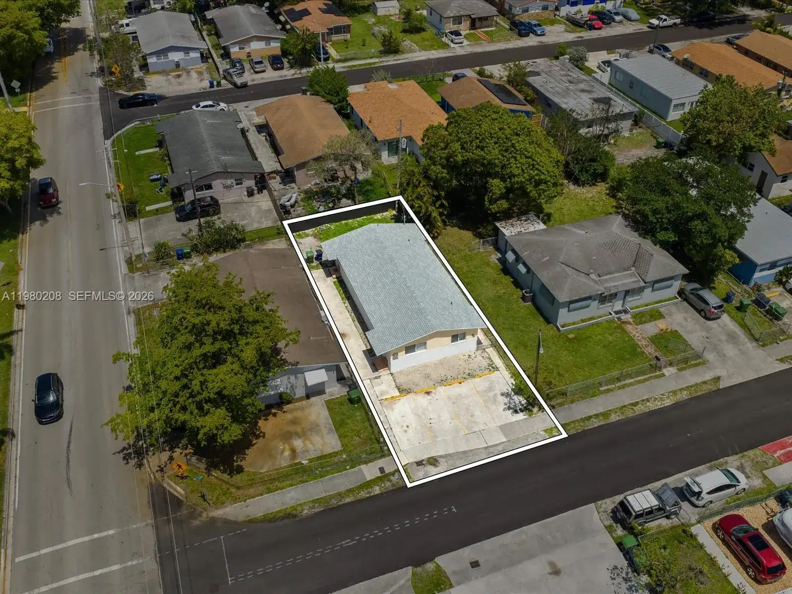 752 NW 3rd Ct, Hallandale Beach FL 33009 photo 3