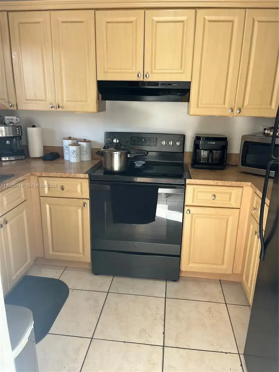 4331 W 11th Ln # 65, Hialeah FL 33012 photo 2
