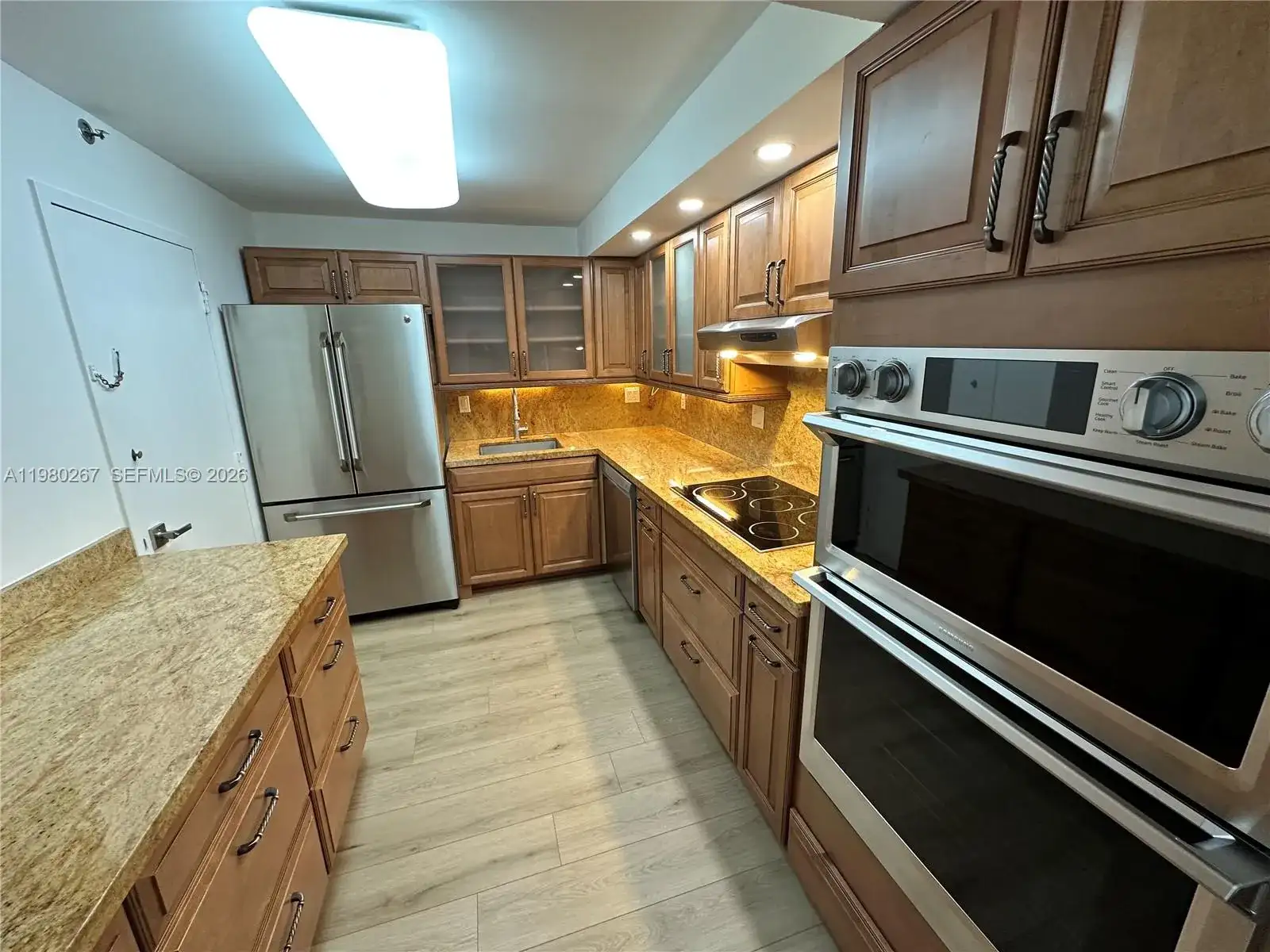 6039 Collins Ave # 1136, Miami Beach FL 33140 photo 3