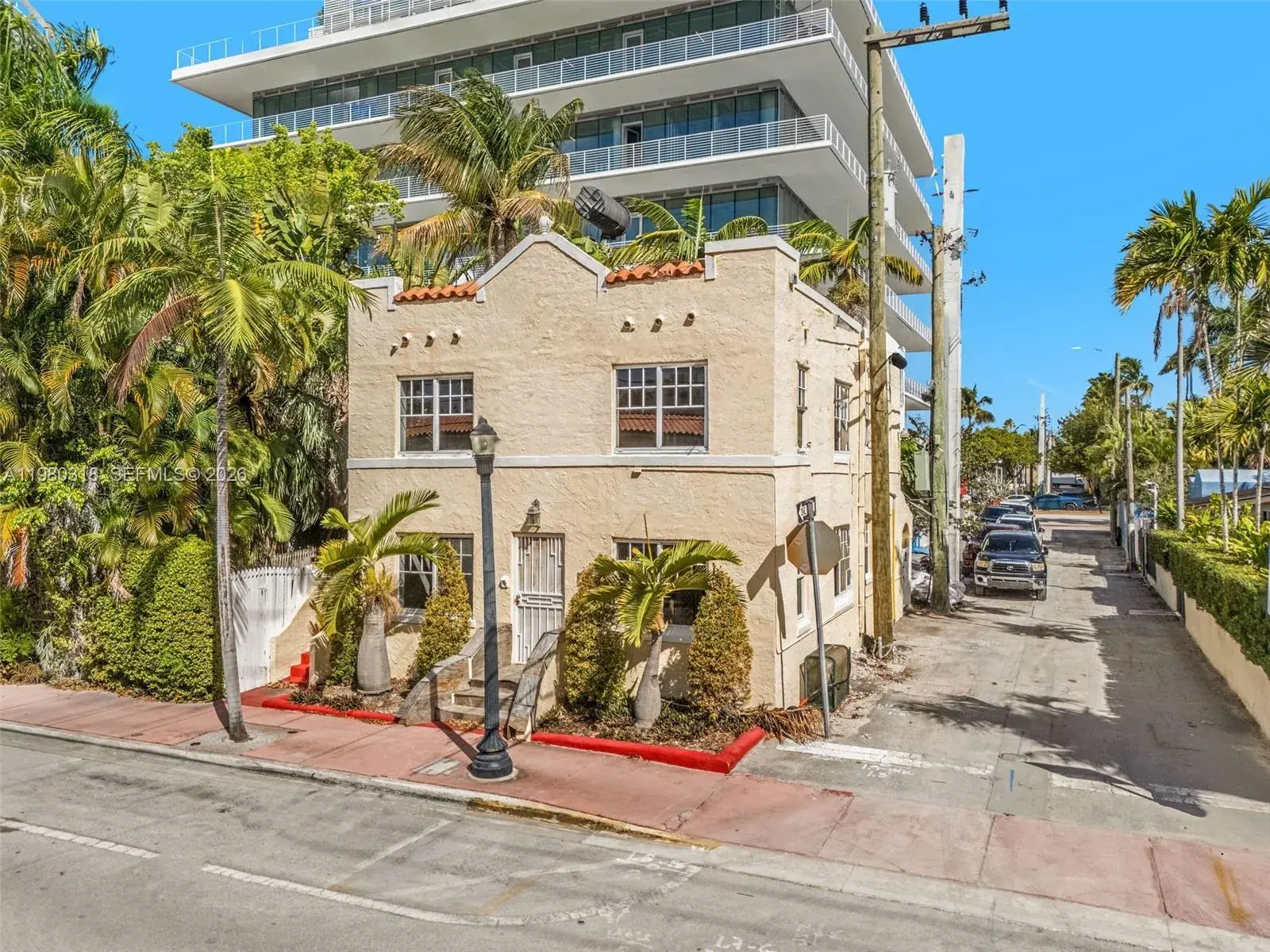 927 4th St, Miami Beach FL 33139