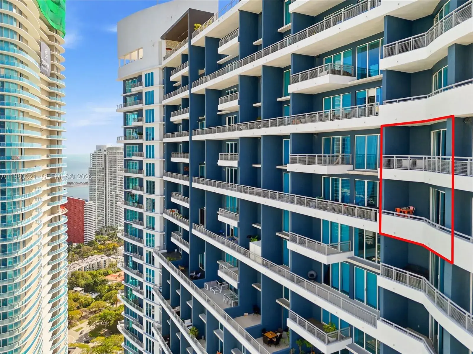 1 bedroom 1 bath Residential for sale at 60 SW 13th St # 4414, Miami FL 33130