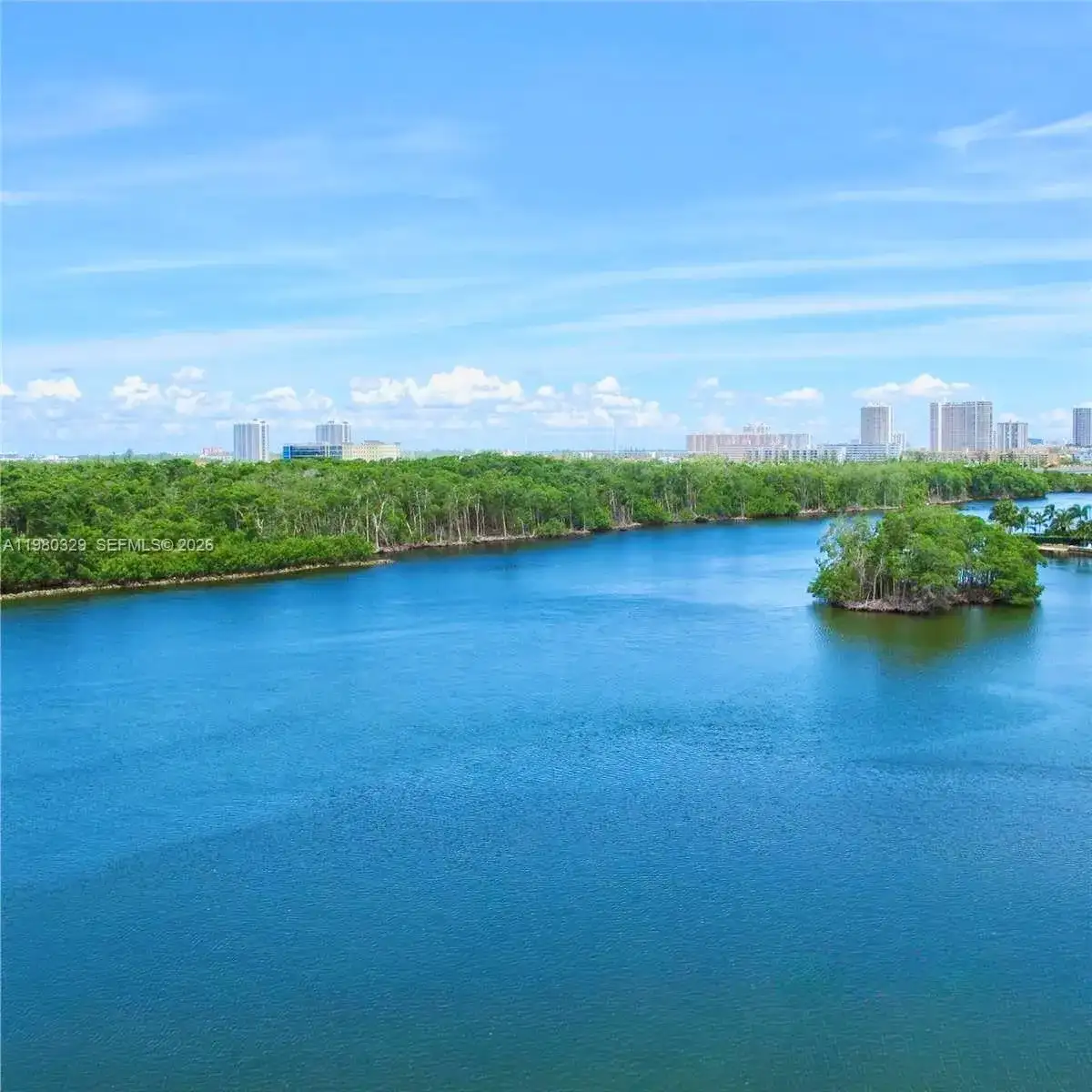 400 Kings Point Dr # 812, Sunny Isles Beach FL 33160 photo 2