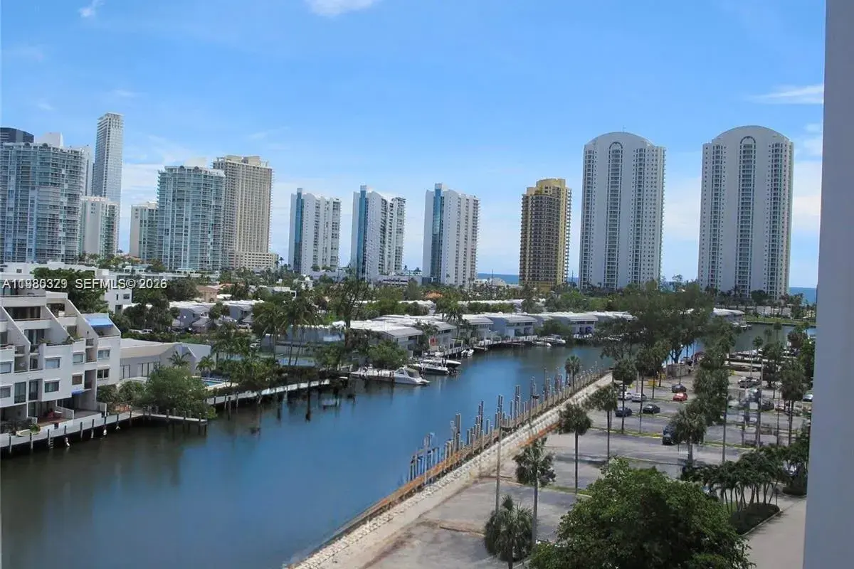 400 Kings Point Dr # 812, Sunny Isles Beach FL 33160