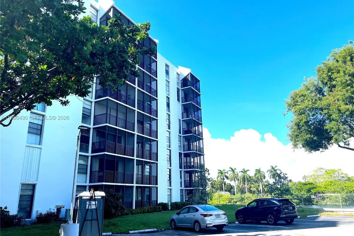 3475 N Country Club Dr # 716, Aventura FL 33180