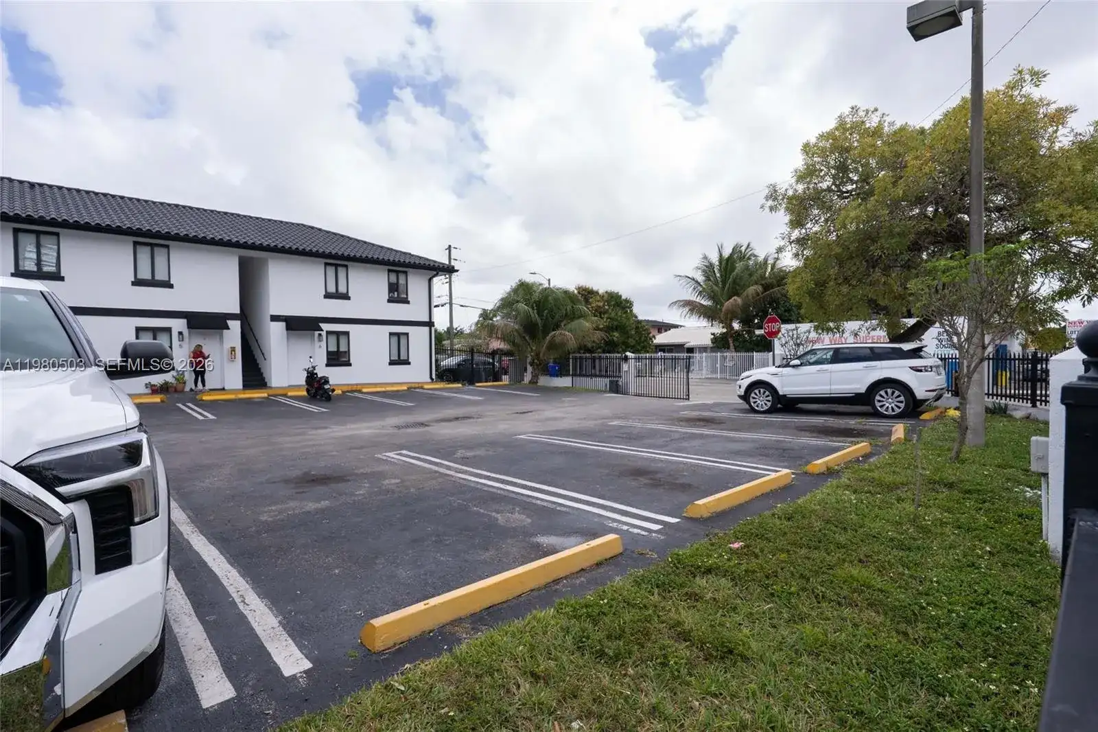 3417 NW 22nd Ave # 13, Miami FL 33142 photo 2