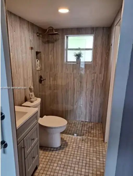 220 Kings Point Dr # 106, Sunny Isles Beach FL 33160 photo 3
