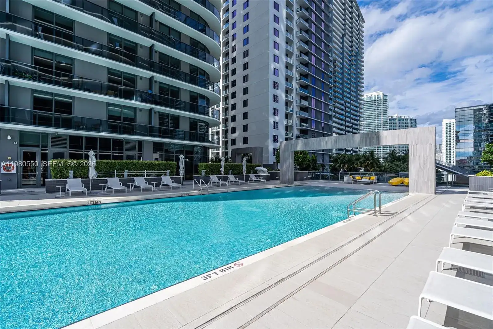 55 SW 9th St # 1109, Miami FL 33130 photo 2