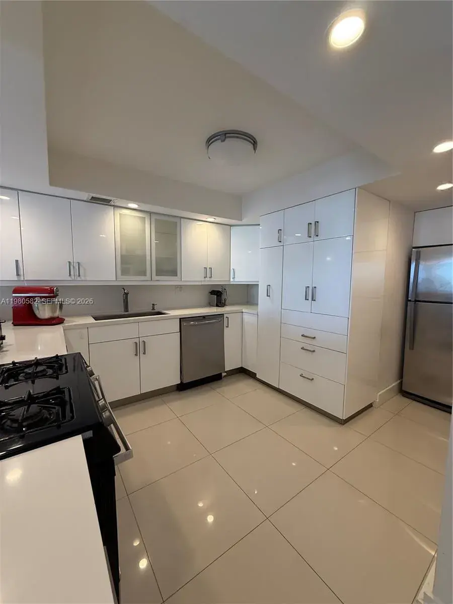 3140 S Ocean Dr # 310, Hallandale Beach FL 33009