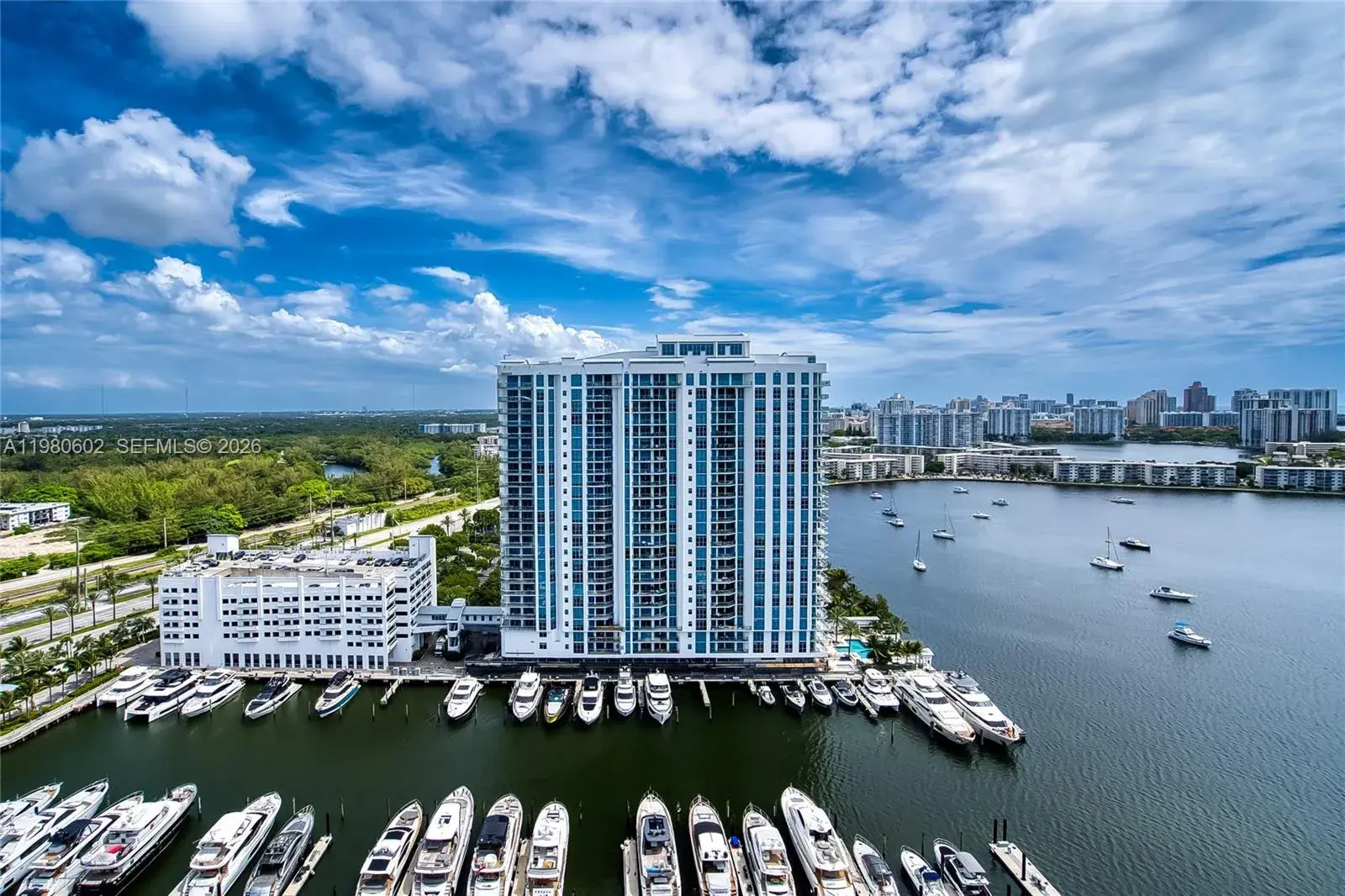 17111 Biscayne Blvd # 2305, North Miami Beach FL 33160