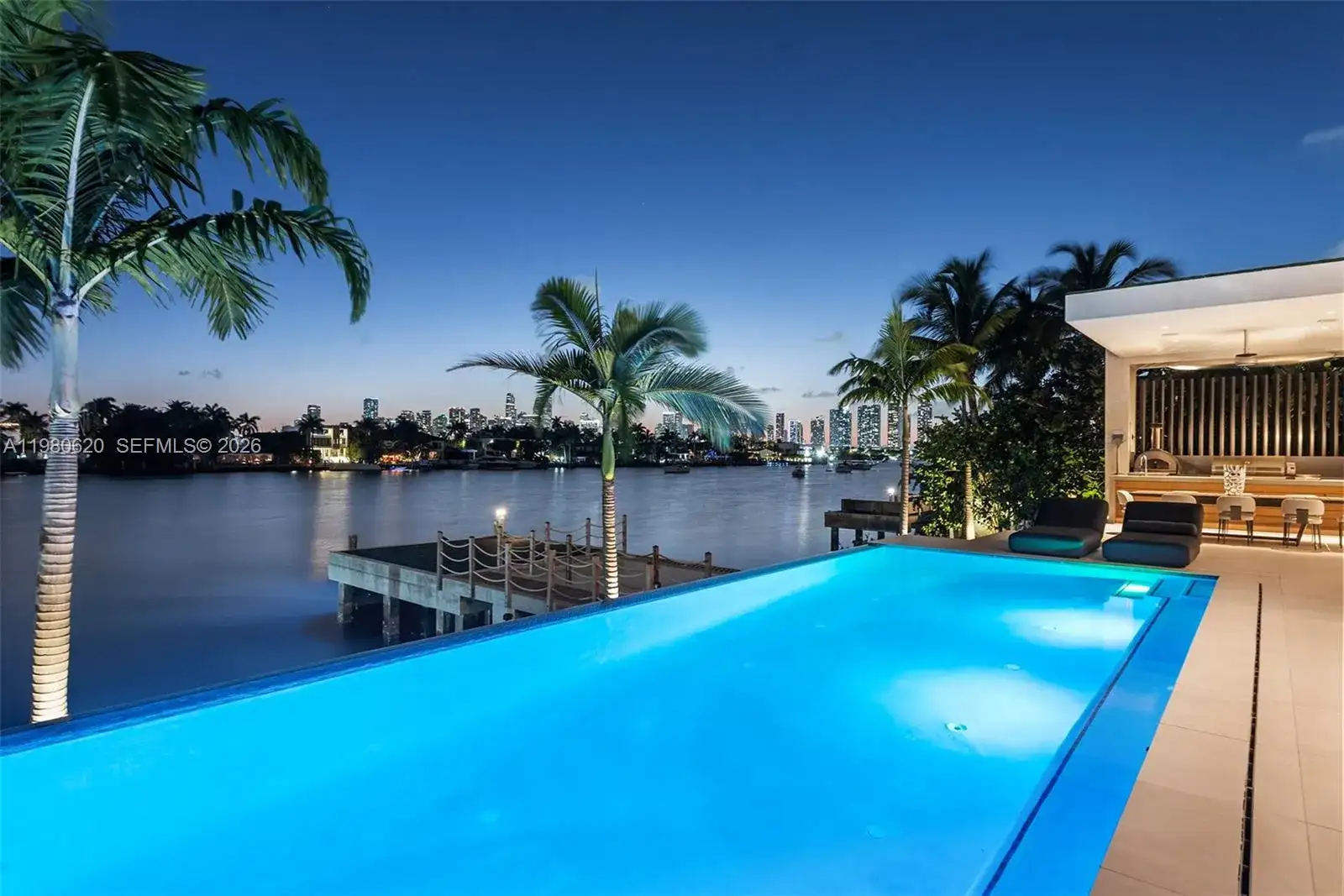 310 S Hibiscus Dr, Miami Beach FL 33139 photo 4