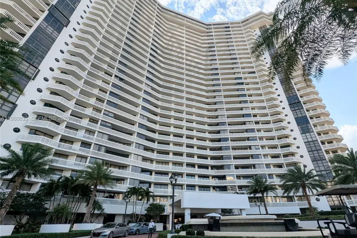 1000 W Island Blvd # 2908, Aventura FL 33160