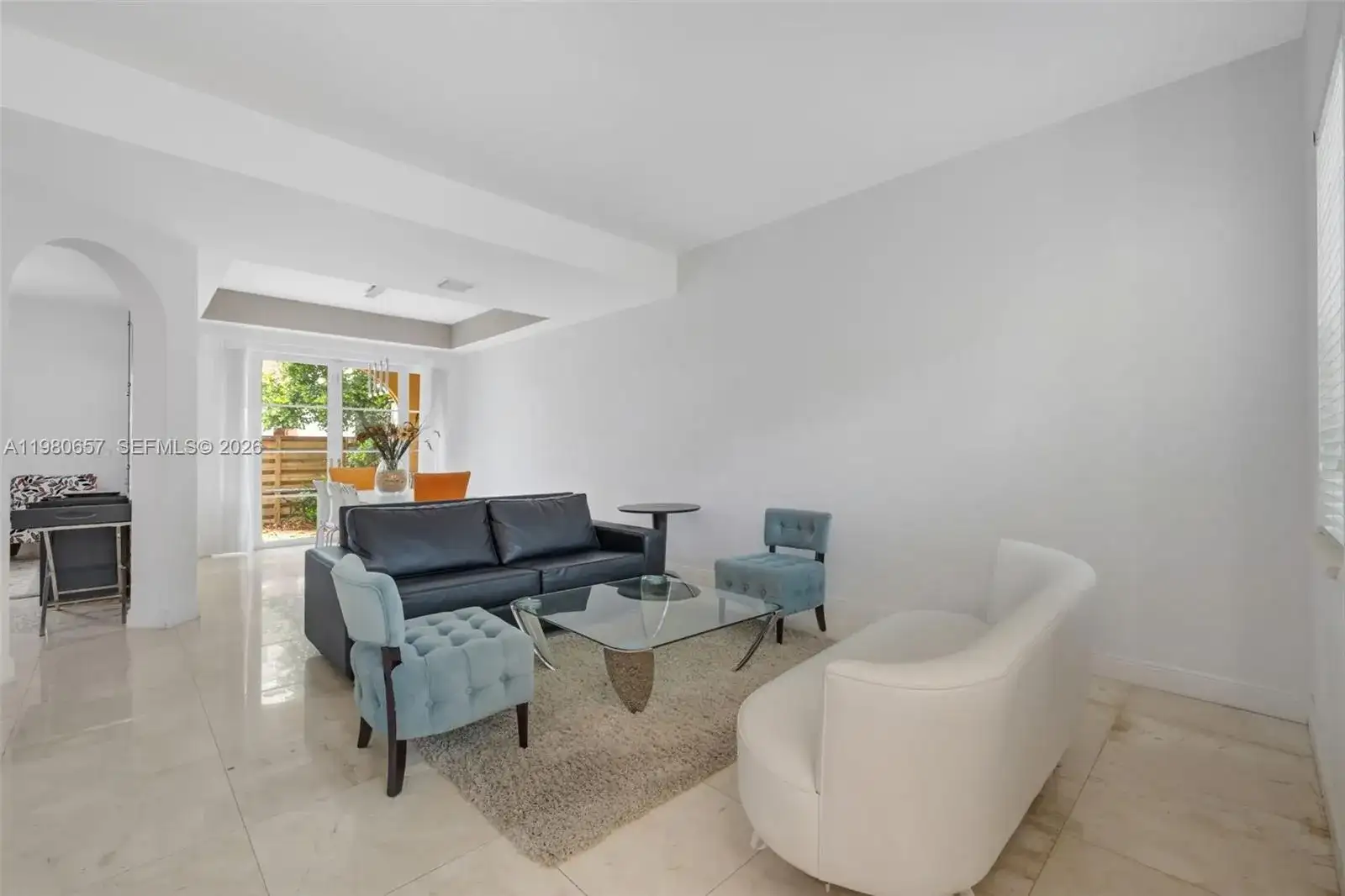 18450 NE 30th place, Aventura FL 33160 photo 2