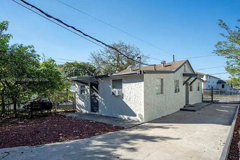 2378 NW 60th St, Miami FL 33142 photo 3