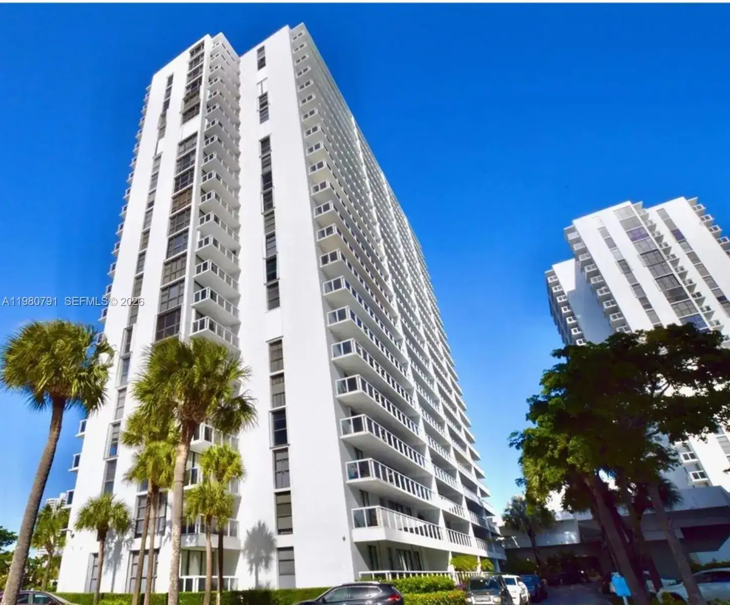 20505 E Country Club Dr # 534, Aventura FL 33180 photo 2