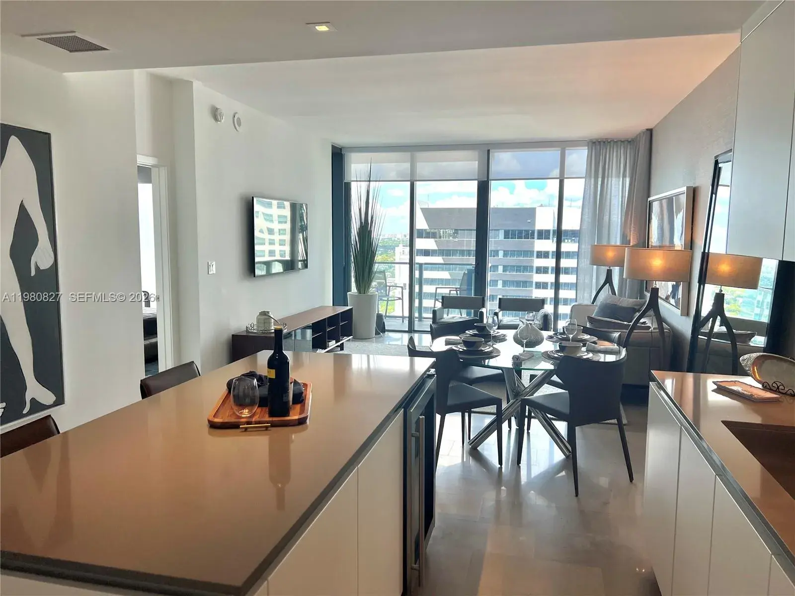 88 SW 7th St # 1908, Miami FL 33130