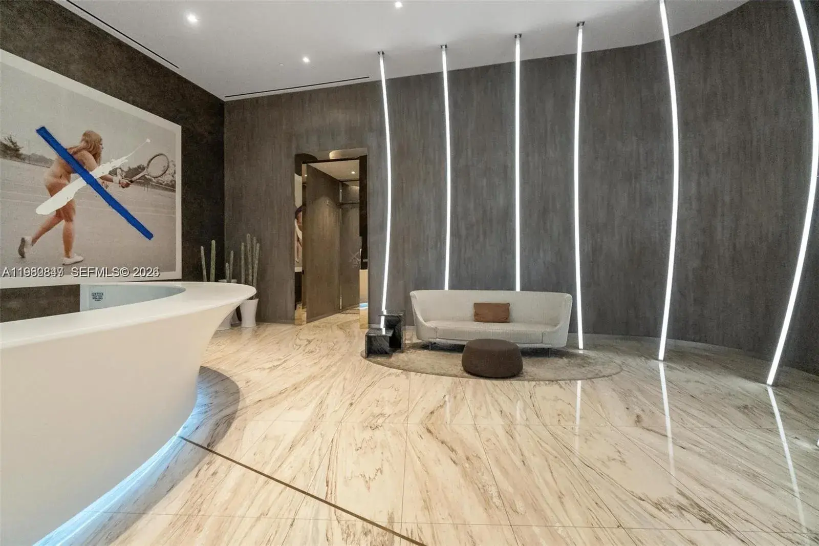 1 bedroom 1 bath Residential for sale at 1000 Brickell Plz # 3310, Miami FL 33131