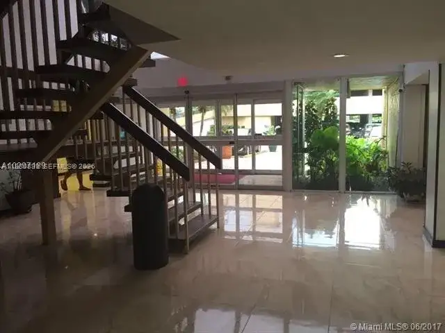 17890 W Dixie Hwy # 106, North Miami Beach FL 33160 photo 3