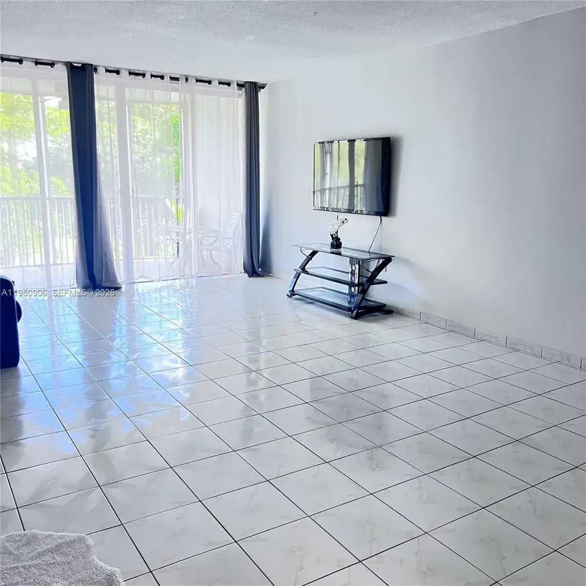 1670 NE 191st St # 3, Miami FL 33179 photo 4