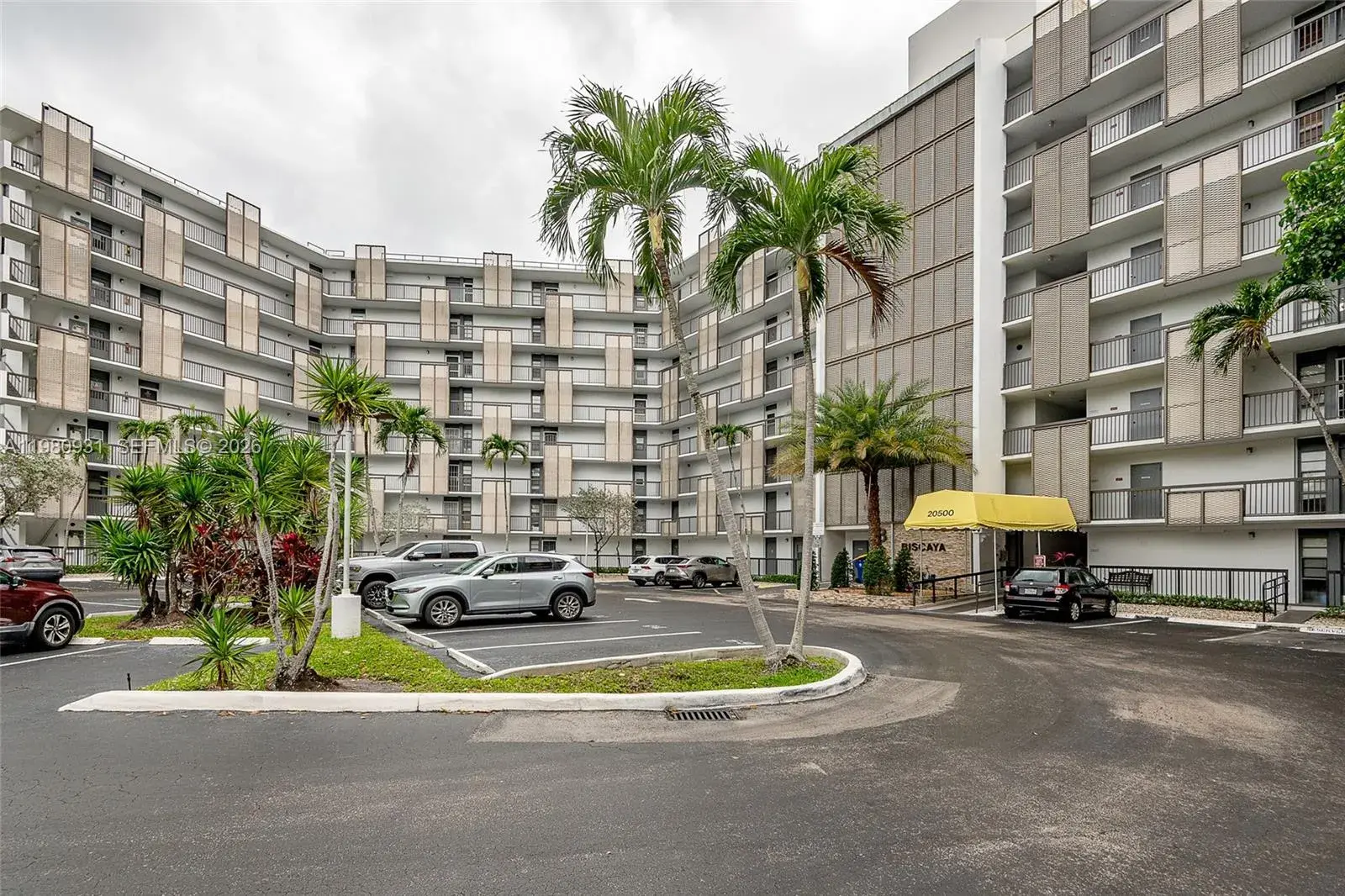 20500 W Country Club Dr # 716, Aventura FL 33180