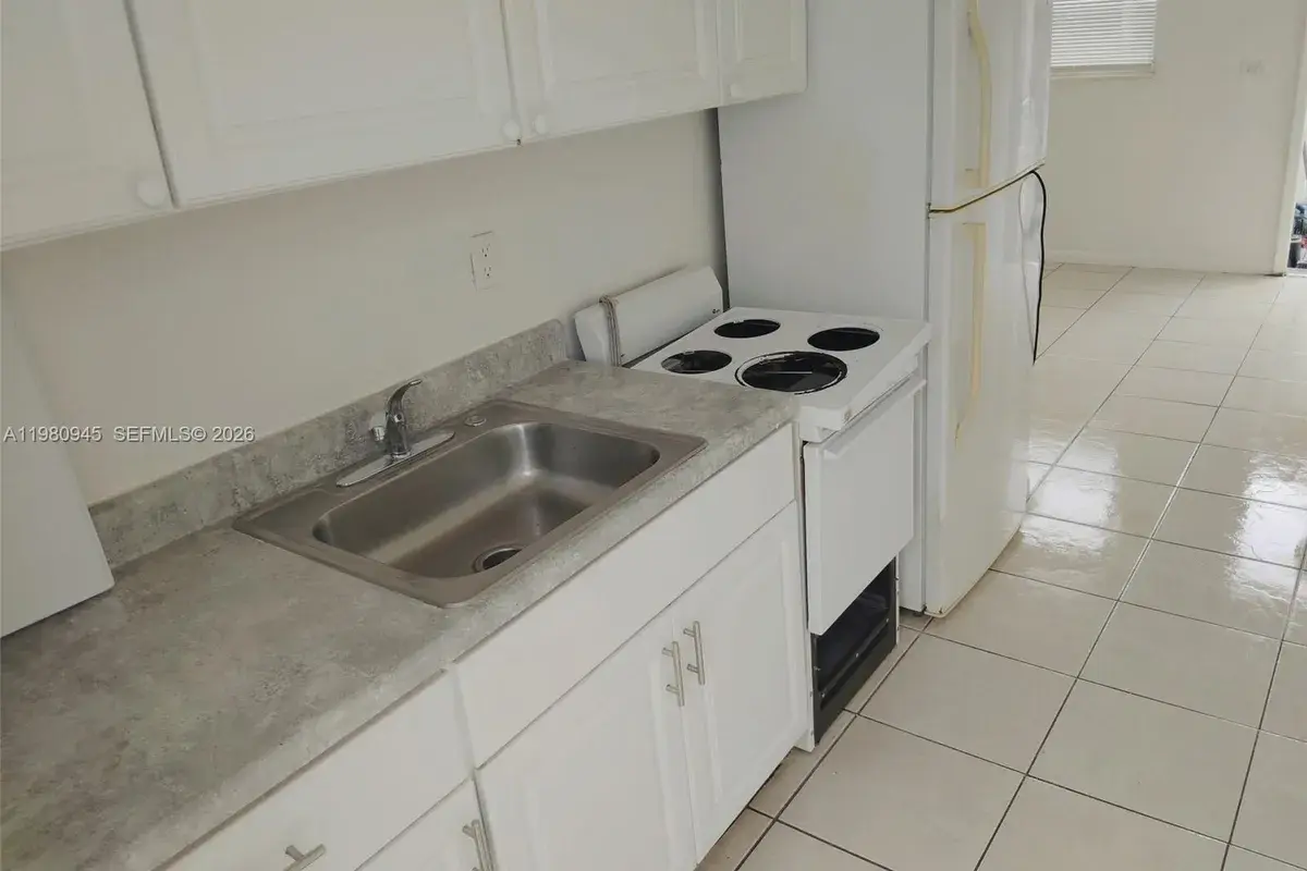 519 NW 8th Ave # 4, Fort Lauderdale FL 33311