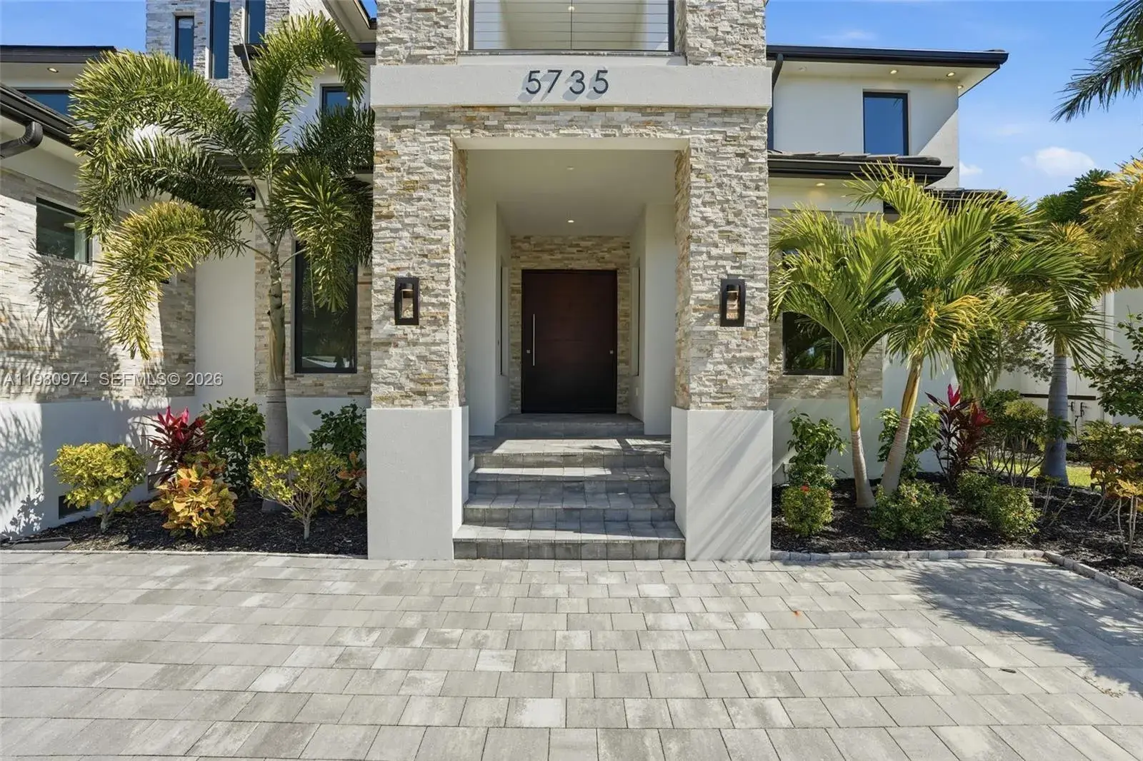5735 Riverside Dr, Cape Coral FL 33904