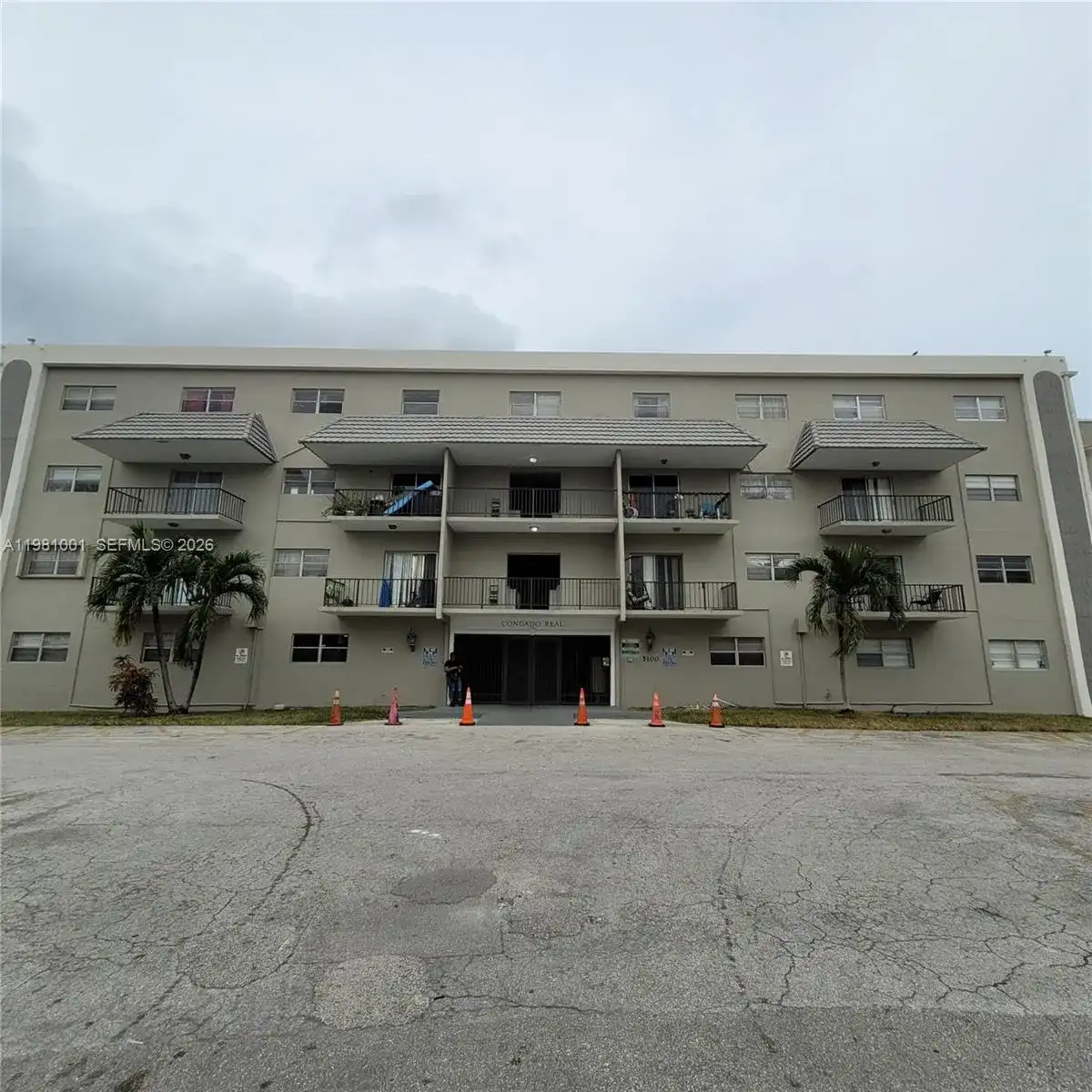 5100 SW 41st St, Pembroke Park FL 33023
