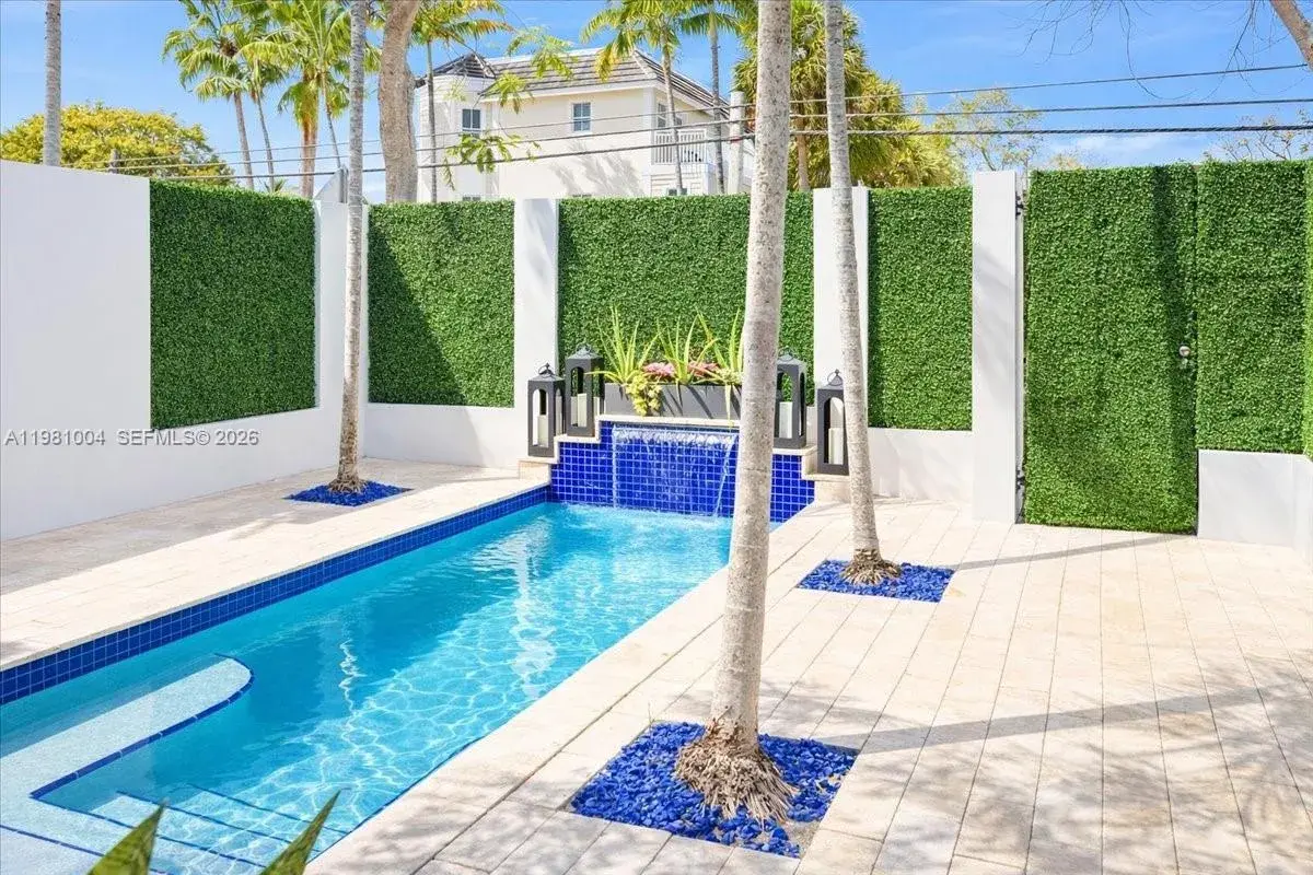 606 NE 14th Ave, Fort Lauderdale FL 33304
