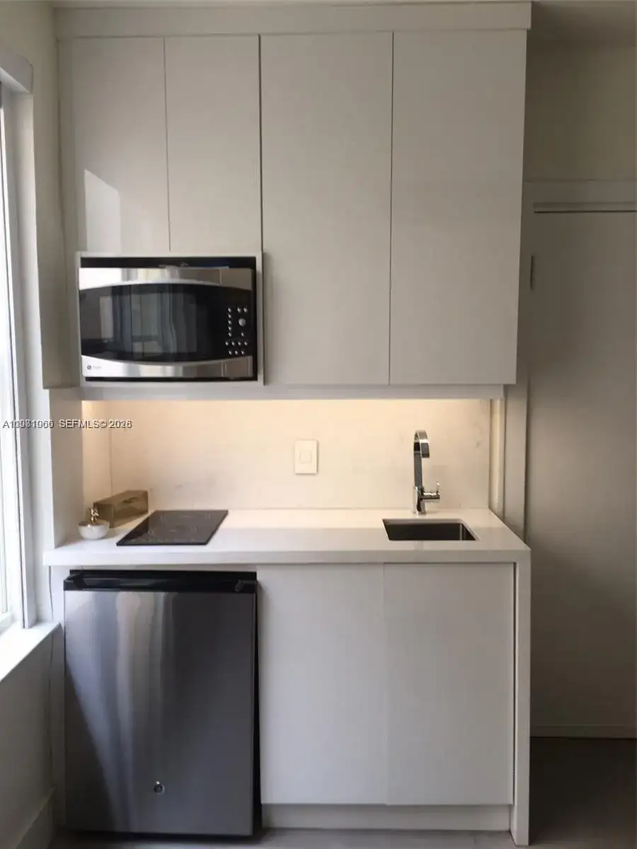119 Menores Ave # 8A, Coral Gables FL 33134 photo 2